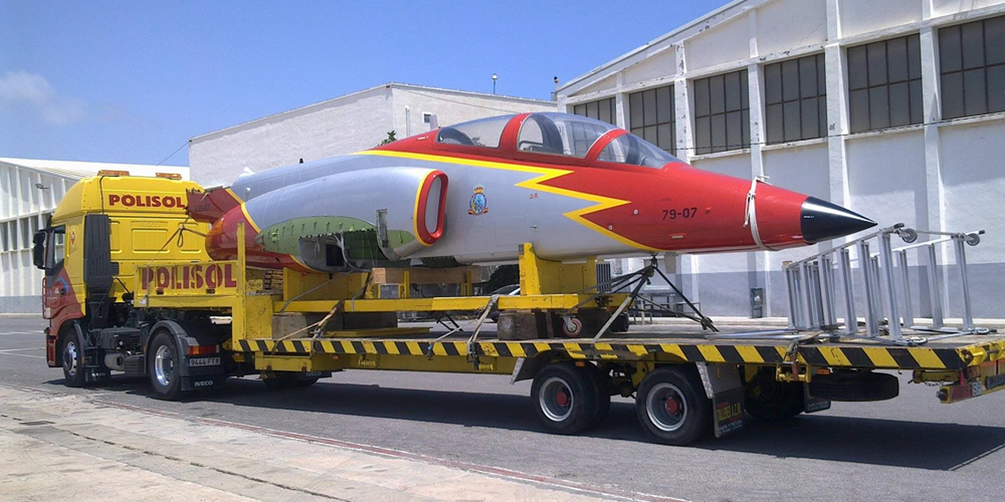 Transporte especial de gran tonelaje de Grúas Polisol en carretera